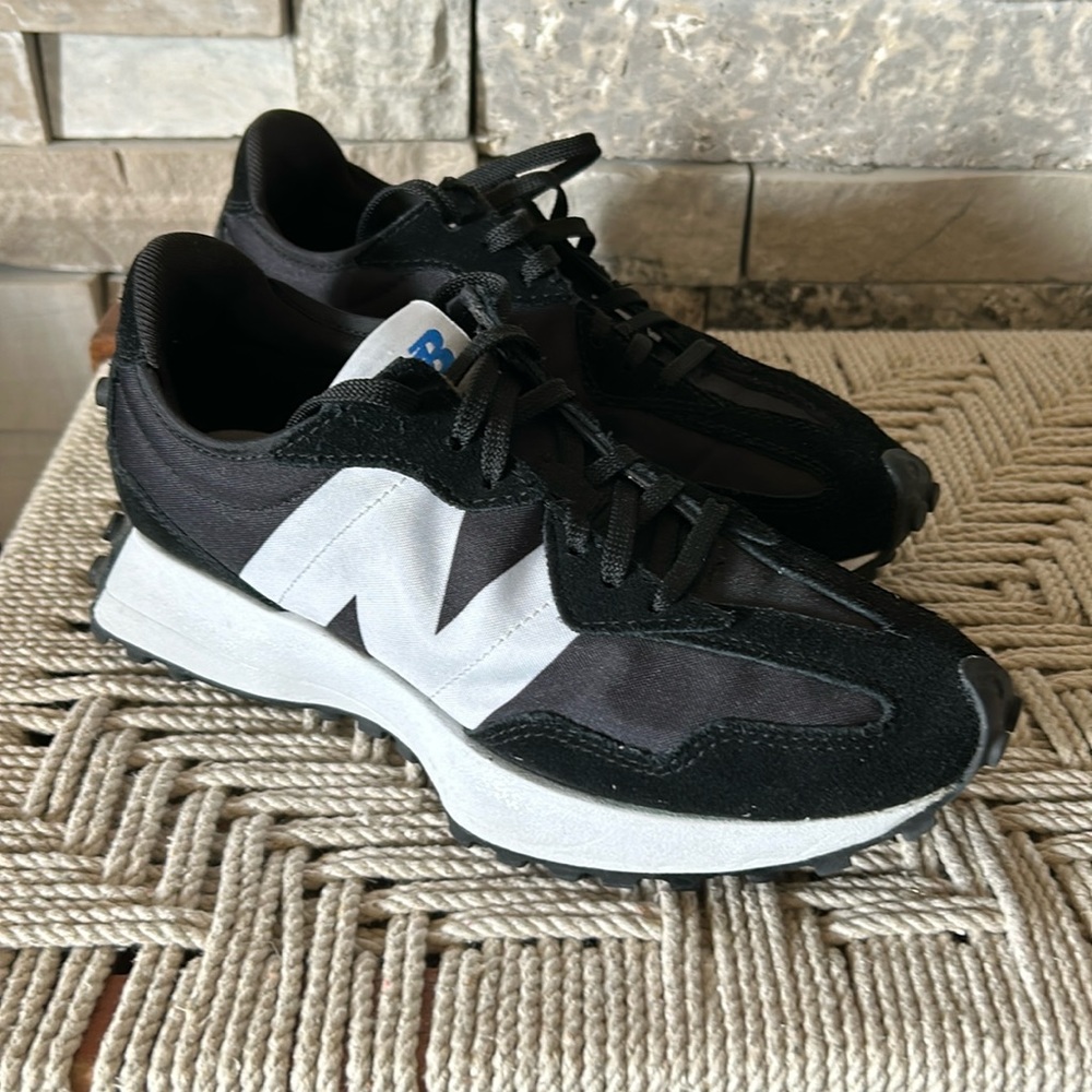 EUC New Balance 375